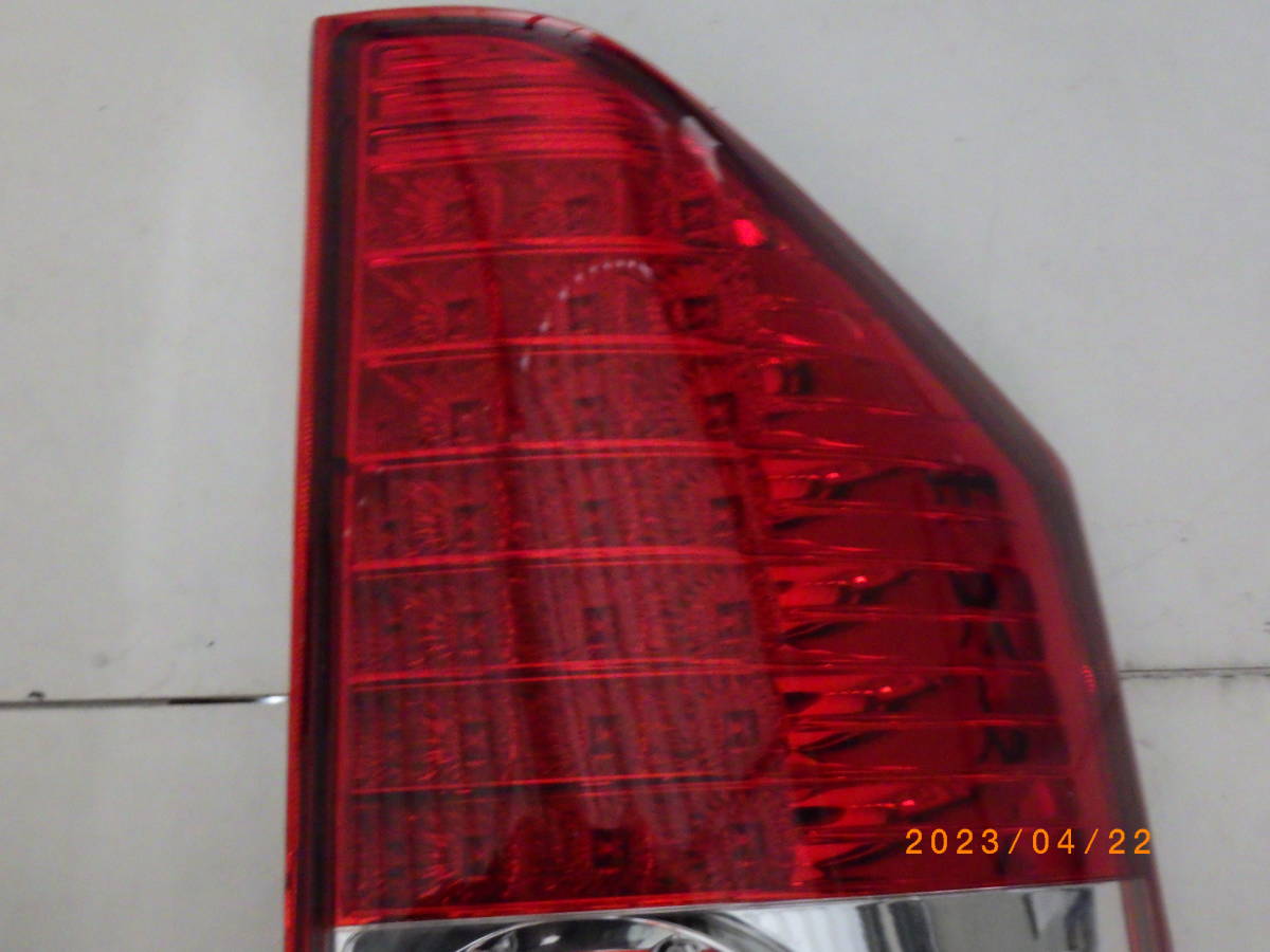 トヨタノア・トヨタヴォクシー ZRR70・ZRR75 LEDテールランプ VALENTI
