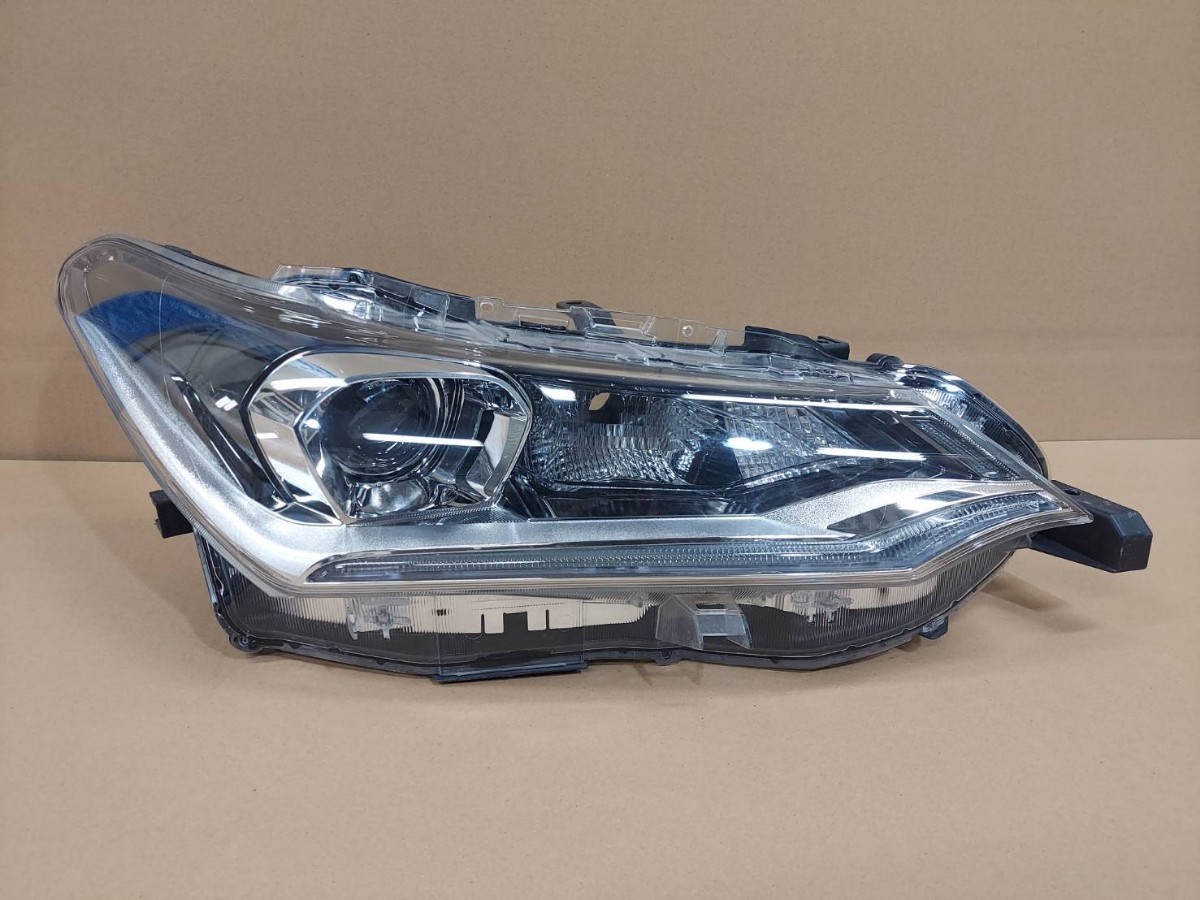 後期 カローラフィールダー アクシオ 160 右側 ヘッドライト LED TOYOTA COROLLA FIELDER