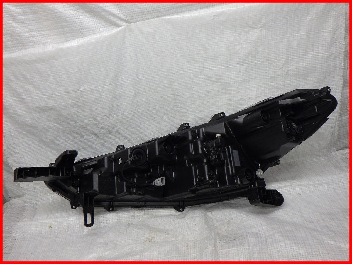 ZSG10 ZVG11 ZVG15 カローラクロス LED右ヘッドライト右ライト 右側 