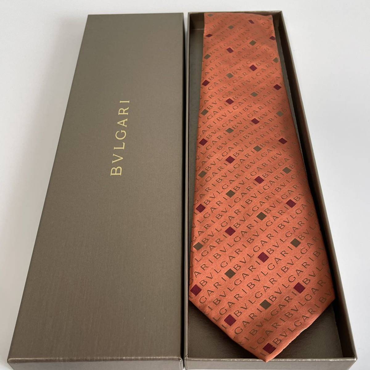 ブルガリ（BVLGARI） ブラウンブランドロゴデザインセッテピエゲネクタイ