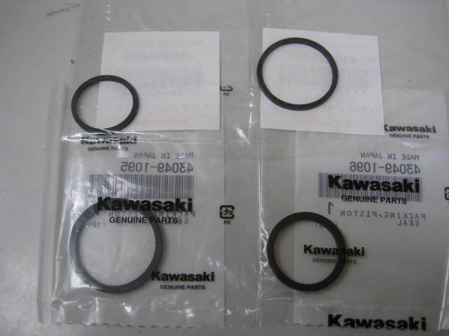 送料無料★新品★ＺＺＲ２５０（ＥＸ２５０Ｈ）★純正フロントキャリパーシール