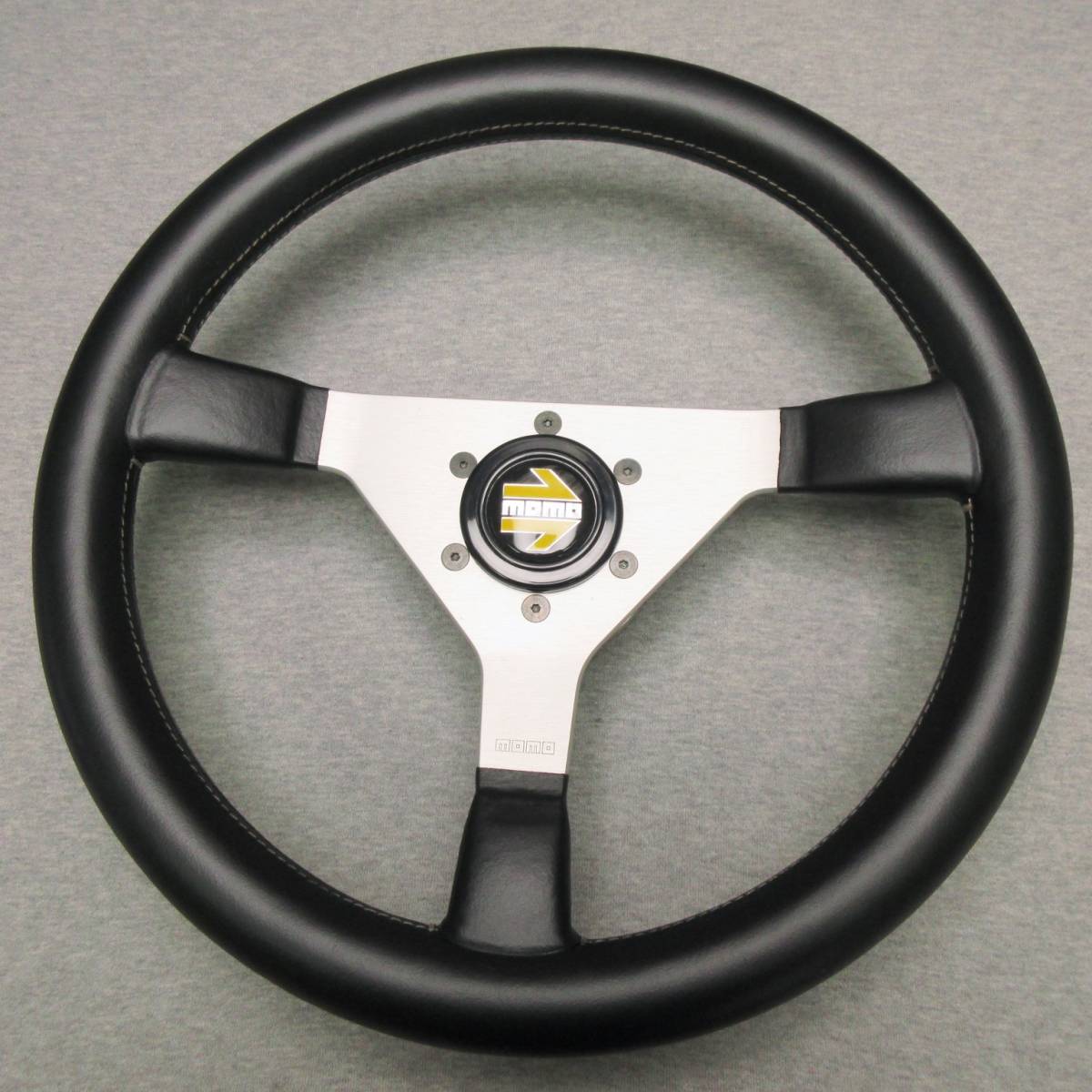 OLDモモ！硬派なニキ・ラウダ 35φ太巻き真円形状グリップ[S2