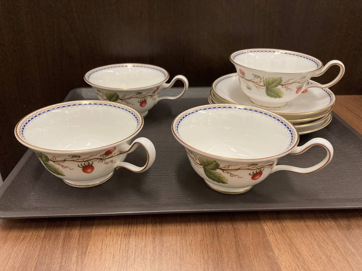 22341　洋食器【WEDGEWOODウェッジウッド　ワイルドストロベリー　アーカイブ　ティーカップ＆ソーサー　4客セット】　ユーズド