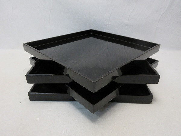 I04377 【 懐石道具 木製黑真塗 四方膳 4客揃 平膳 箱無 】