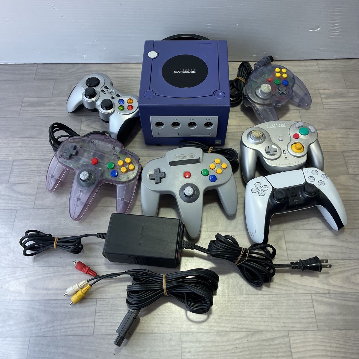 任天堂NINTENDO ゲーム機&コントローラーなど7点まとめ 【ジャンク】