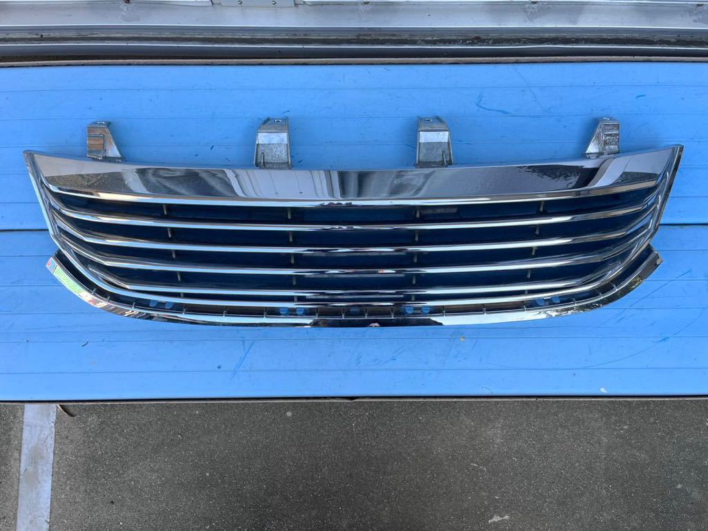 フロントグリル ストリーム