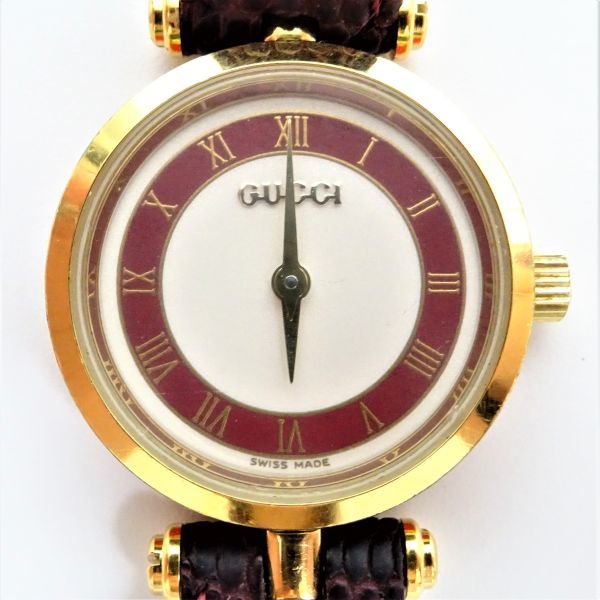 ♪tyoh 624-1 263 稼働品 GUCCI グッチ QZ シェリーライン ラウンド ローマン 赤×白文字盤 腕時計 裏蓋外れたままの発送 腕周り約15.5㎝
