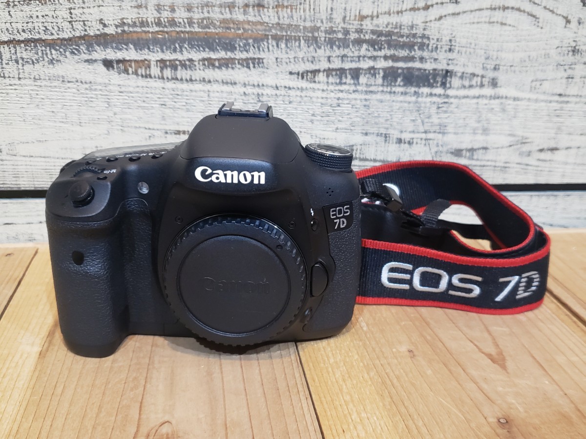 Canon　キャノン EOS 7D