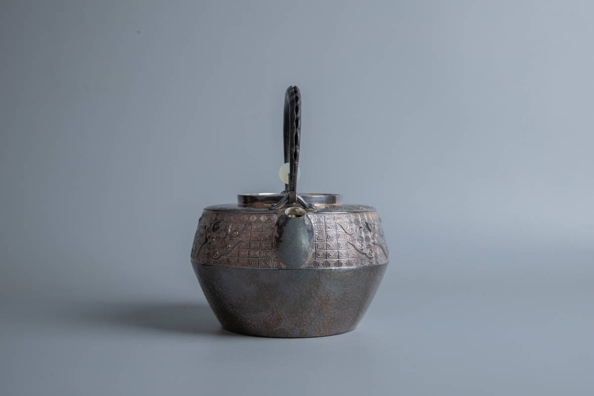時代 純銀製 大国寿郎造 饕餮文 環玉摘蓋 湯沸 工芸品 美術品 銀瓶 