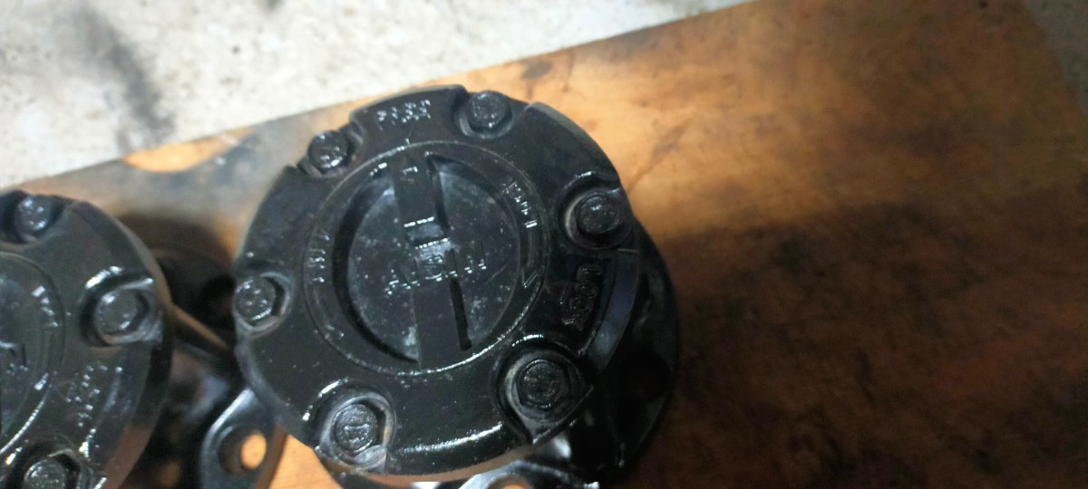 ジムニー JA11 純正フリーホイールハブ AISIN アイシン マニュアル