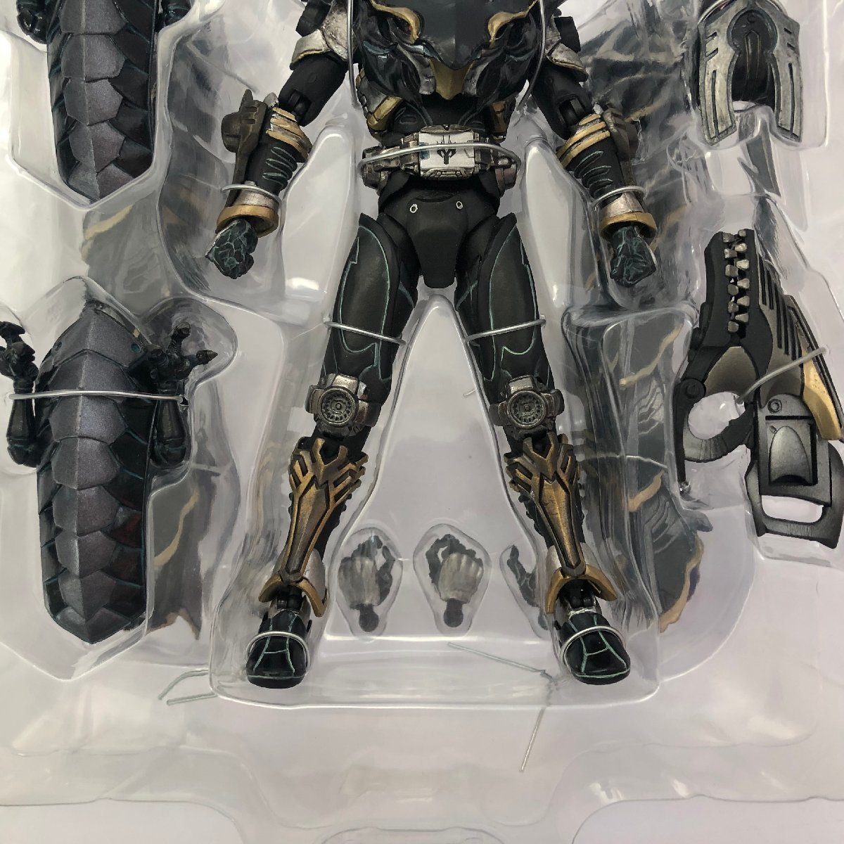 S.I.C. 仮面ライダーリュウガ・サバイブ[ドラグブラッカー] 「仮面