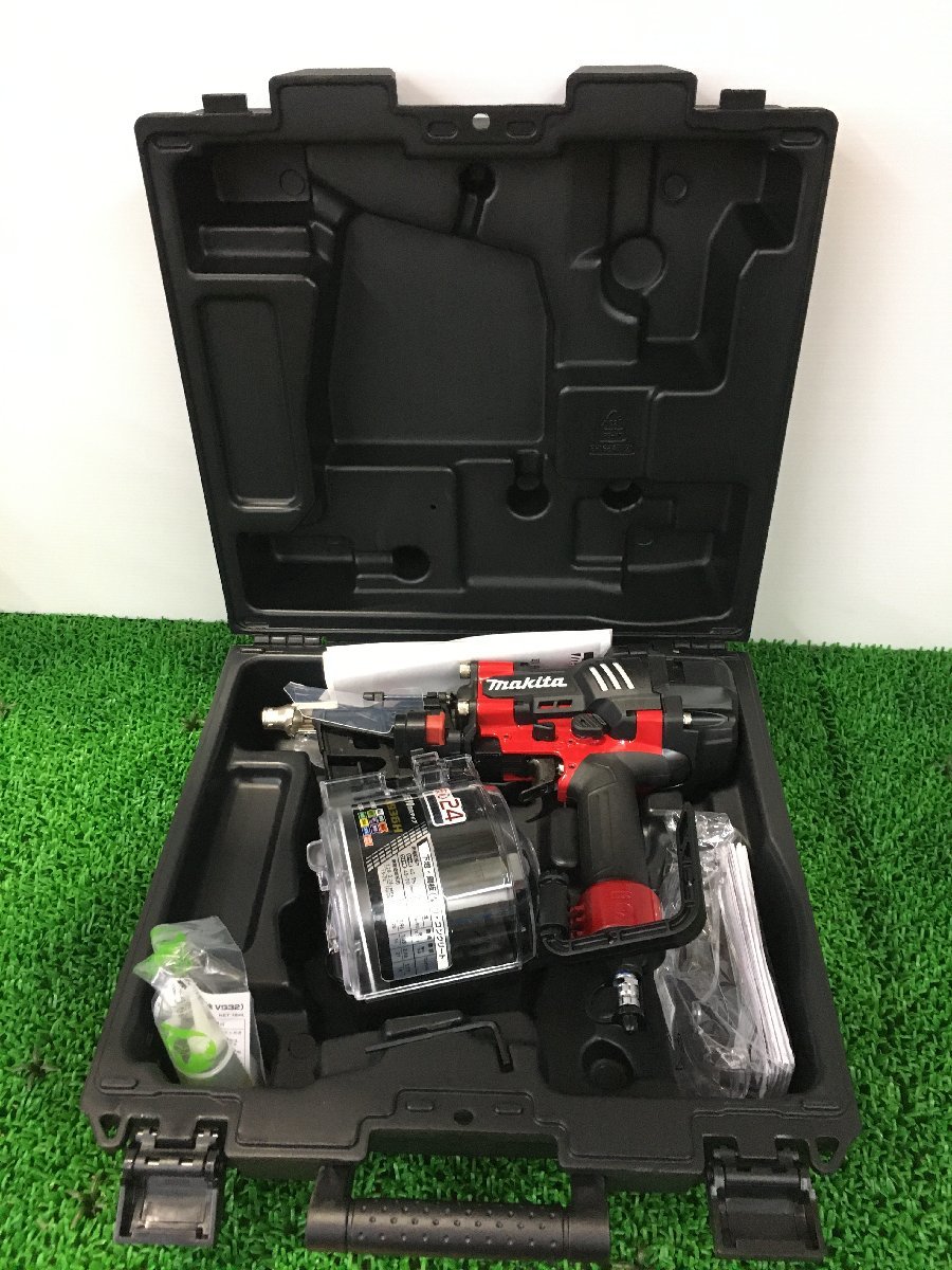 【未使用品】★makita(マキタ) 90㎜高圧エア釘打機 赤(エアダスタ付) AN936H / ITLUKH99KNPC