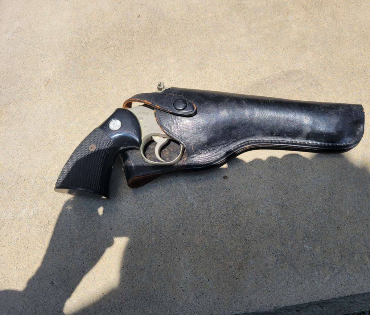 SMG刻印有 KOKUSAI コクサイ・PYTHON 357/パイソン・SMG 金属製モデル