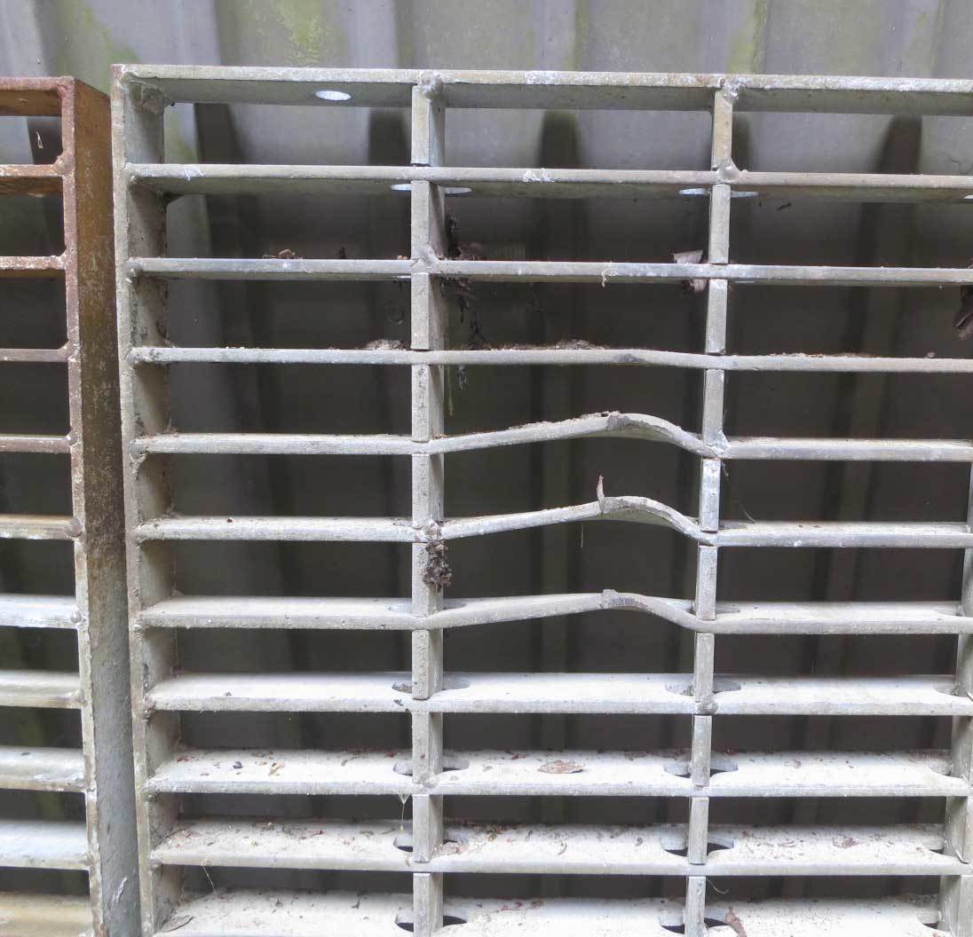 中古 グレーチング 溝蓋 997×400×32 重さ18.8kg 5枚まとめて 側溝 みぞ  