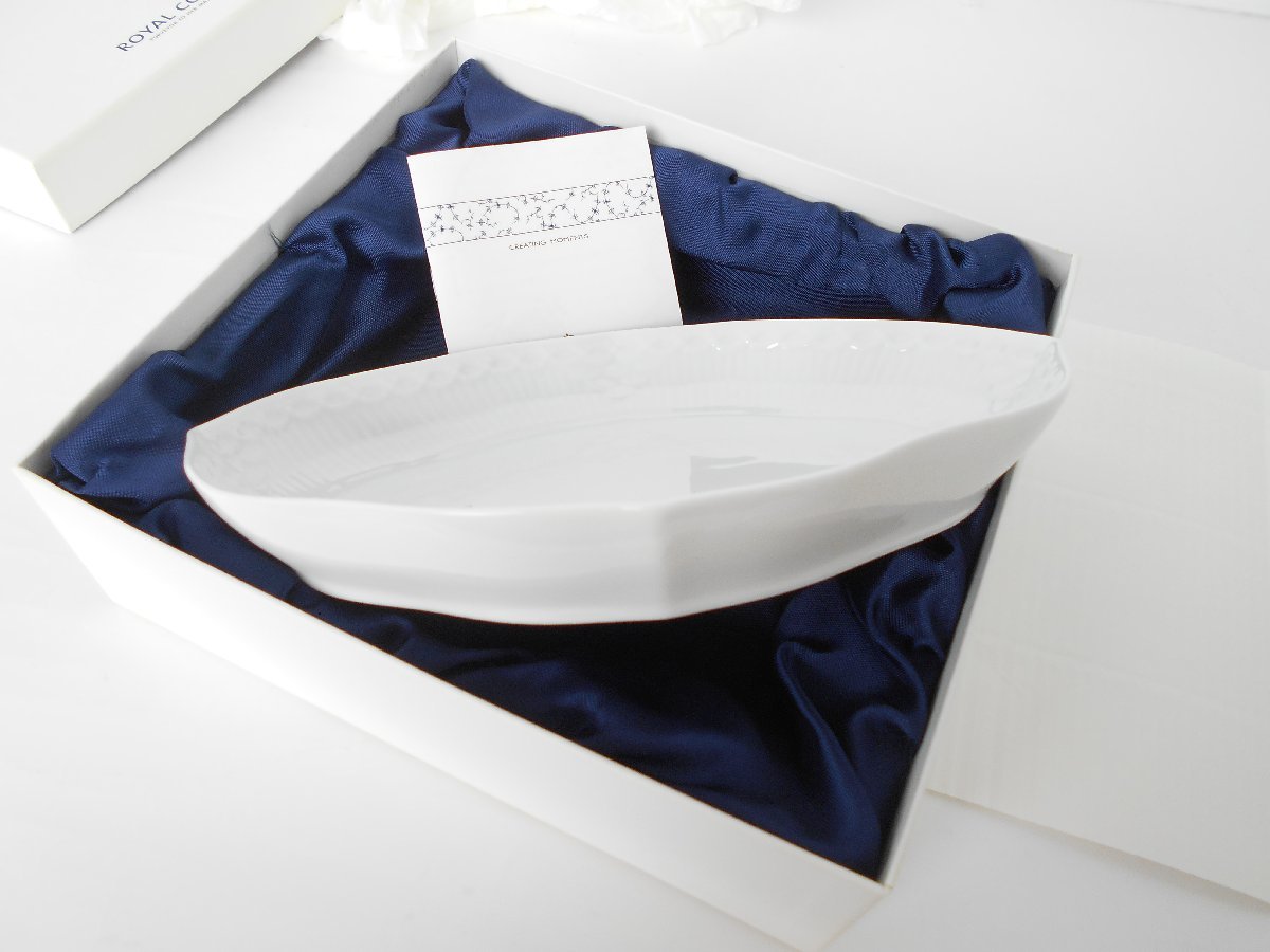 ロイヤルコペンハーゲン(Royal Copenhagen) ロイヤルコペンハーゲンROYAL COPENHAGEN ブルーフルーテッド ロイヤルコペンハーゲン ブルー ロイヤル Royal Copenhagen ミックスマッチ ブルーパルメッテ サンドイッチプレート ブラックフルーテッド コペンハーゲン 洋食器の