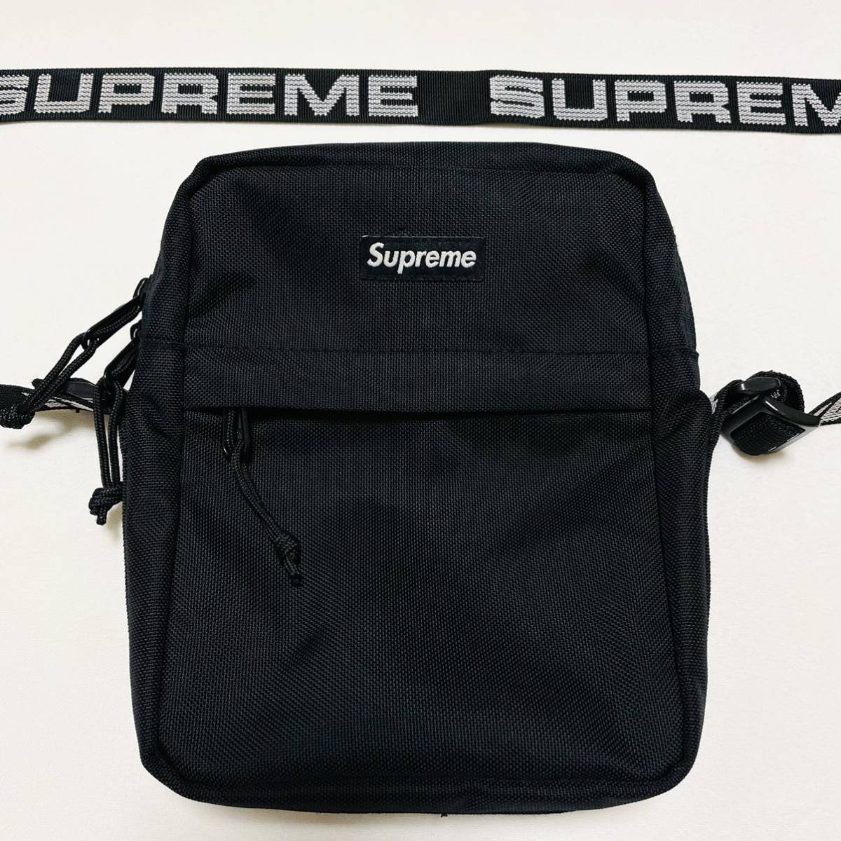 爆買い，定番人気 Supreme Shoulder Bag Black White 1.8L 18ss 2018年 黒 白 ブラック ホワイト ショルダーバッグ ポーチ ボックスロゴ CORDURA コーデュラ(かばん、バッグ)｜売買されたオークション情報、yahooの商品情報をア かばん、バッグ