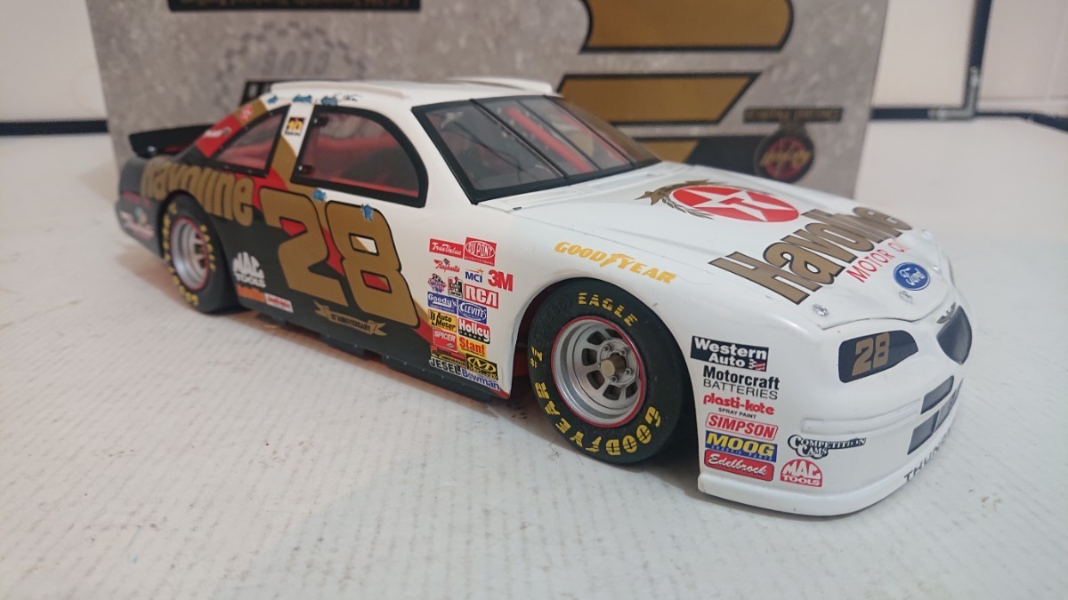 Revell Ford THUNDERBIRD Havoline #28 1/18 ミニカー レベル フォード
