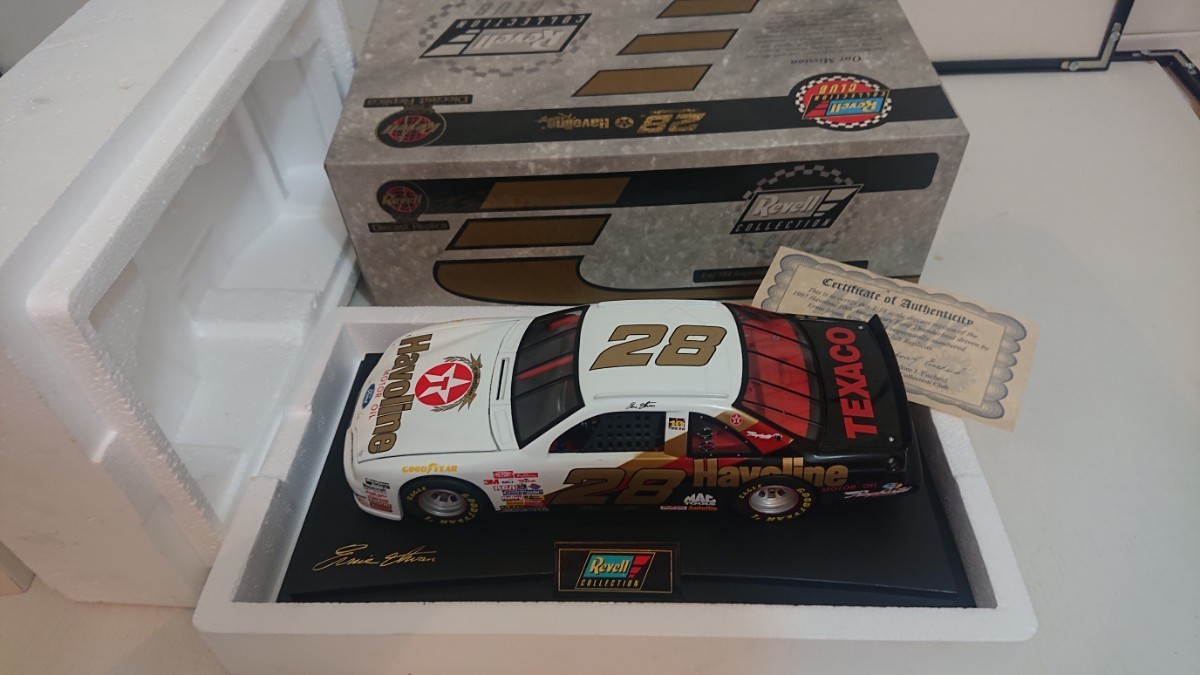 Revell Ford THUNDERBIRD Havoline #28 1/18 ミニカー レベル フォード