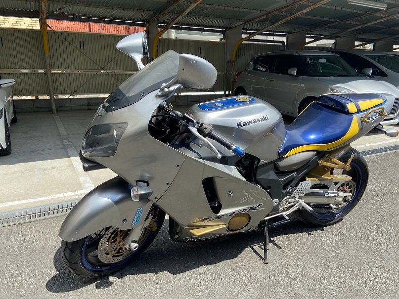 カワサキ ZX-12R A型 大阪より カスタム多数の車両です kawasaki