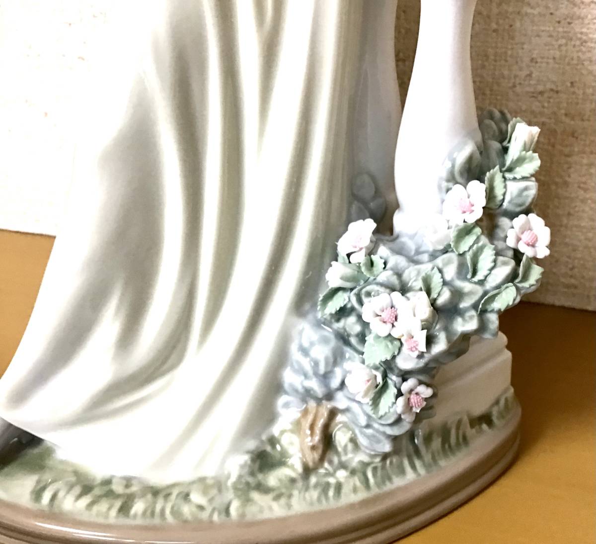 リヤドロ LLADRO リアドロ 陶器 人形 輝く時 気品漂う女性 フィギュ 