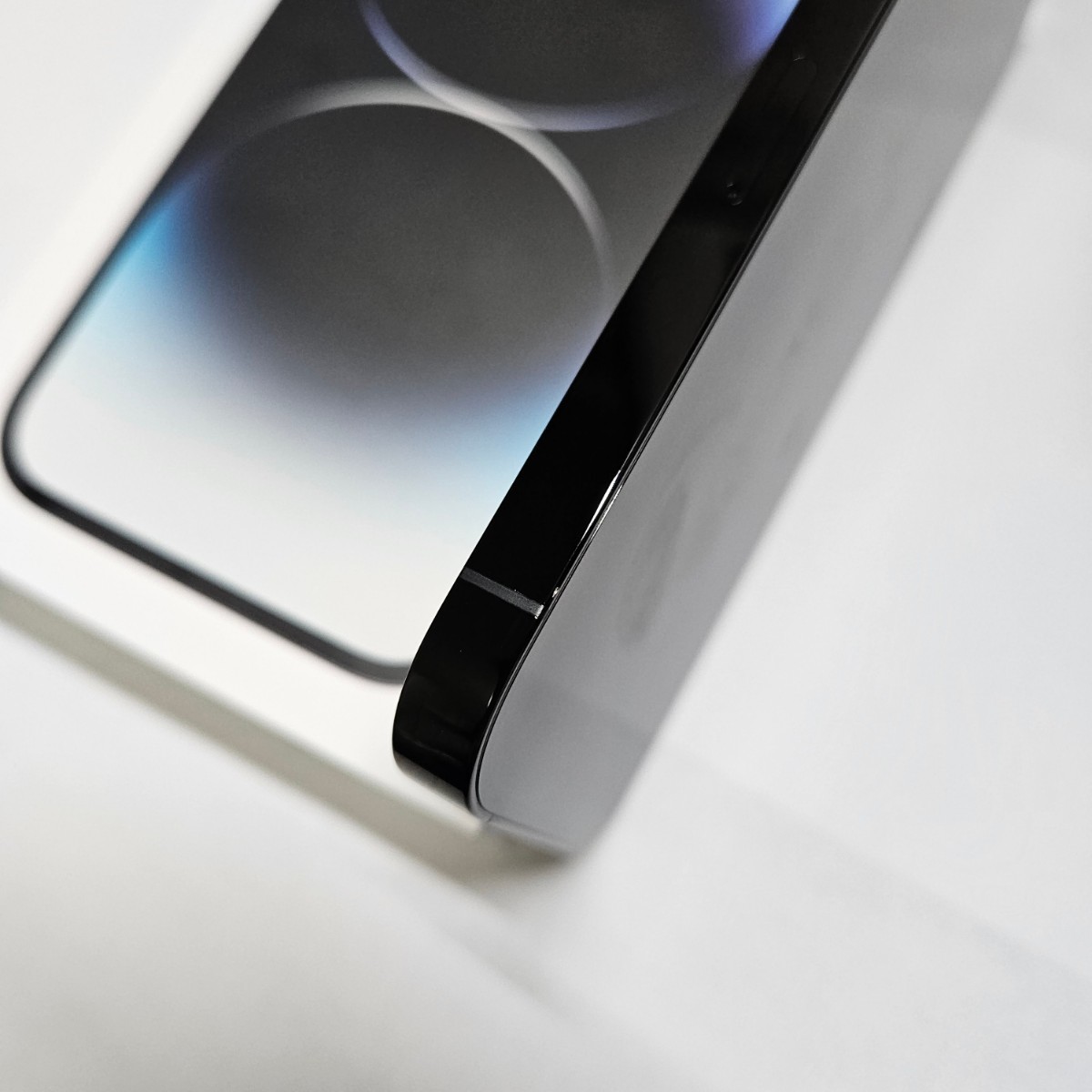 美品・バッテリー100％】Apple iPhone 14 Pro 512GB スペースブラック 