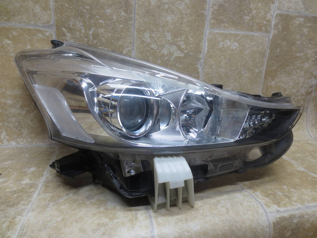 H10// ZVW40/ZVW41プリウスα後期 純正ヘッドライト右 KOITO 47-64 49