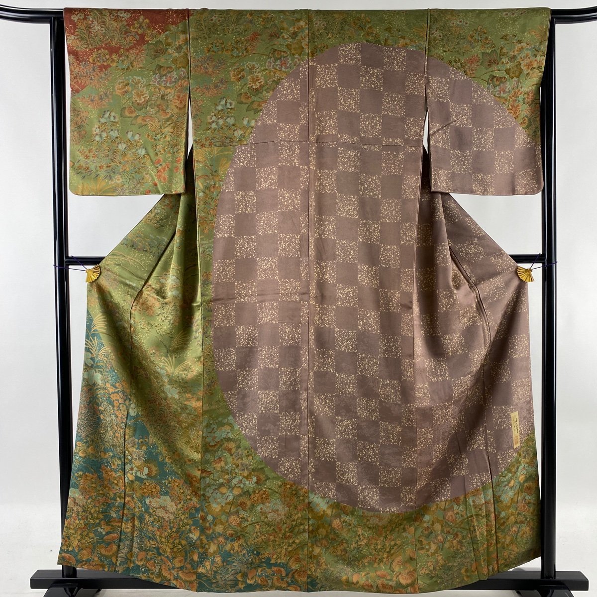 訪問着 秀品 落款 草花 市松 染め分け 鶯色 袷 身丈160cm 裄丈63.5cm S 正絹 【中古】