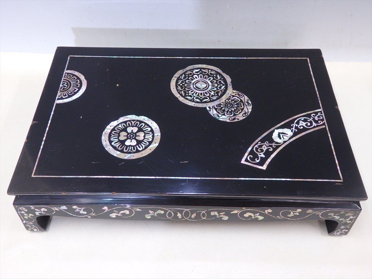 ☆時代【螺鈿花台】木製漆器 貝の細工が美しい！ 足は花唐草模様