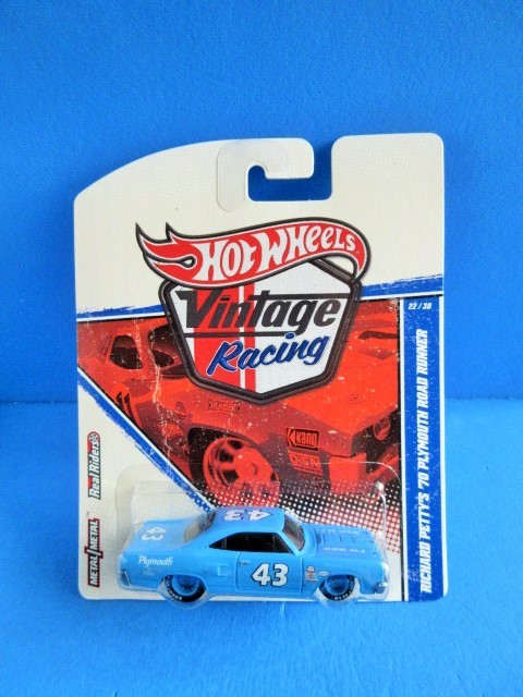 VR 22 RICHARD PETTY'S '70 PLYMOUTH ROAD RUNNER