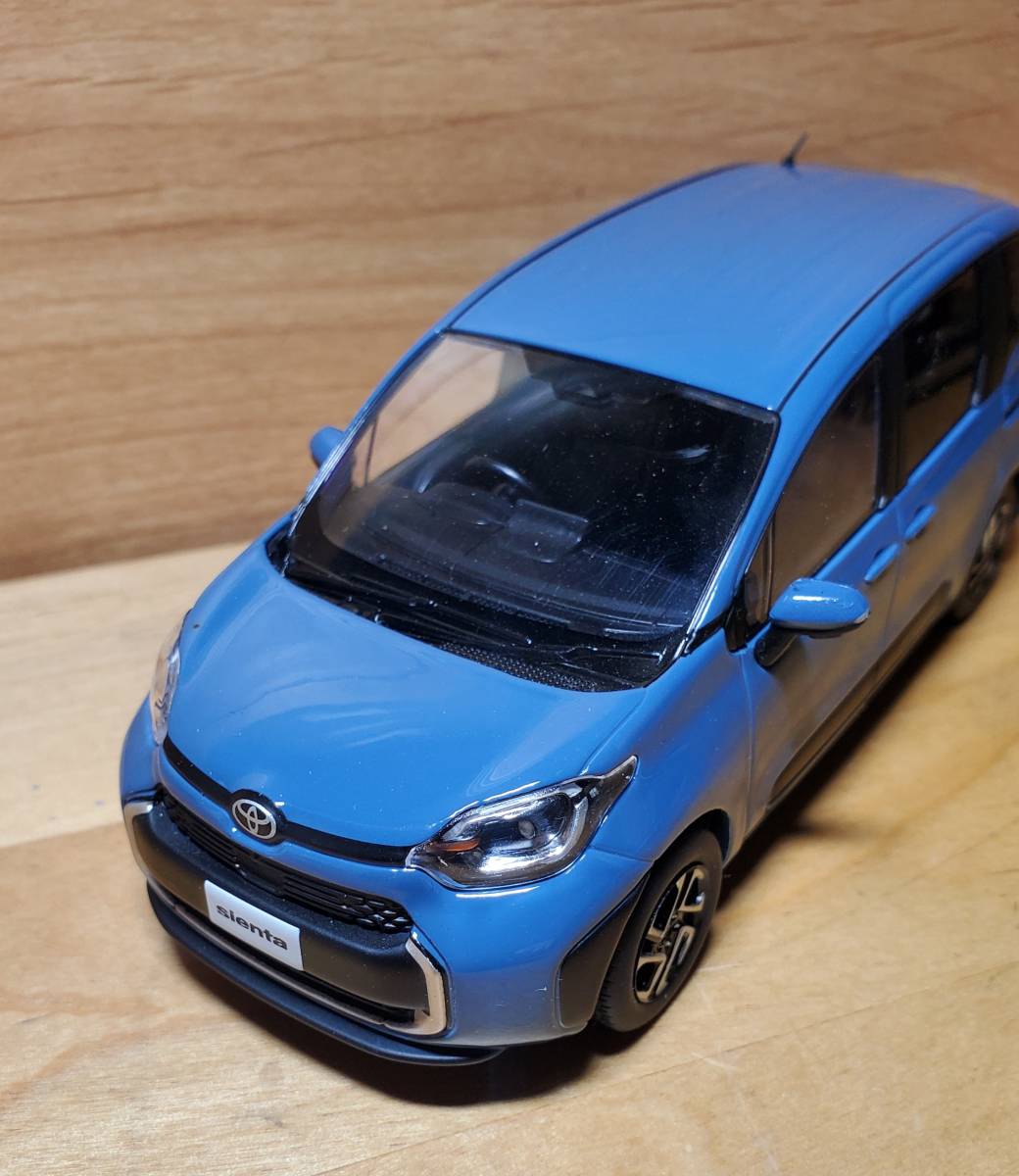 トヨタ シエンタ ディーラーカラーサンプルミニカー