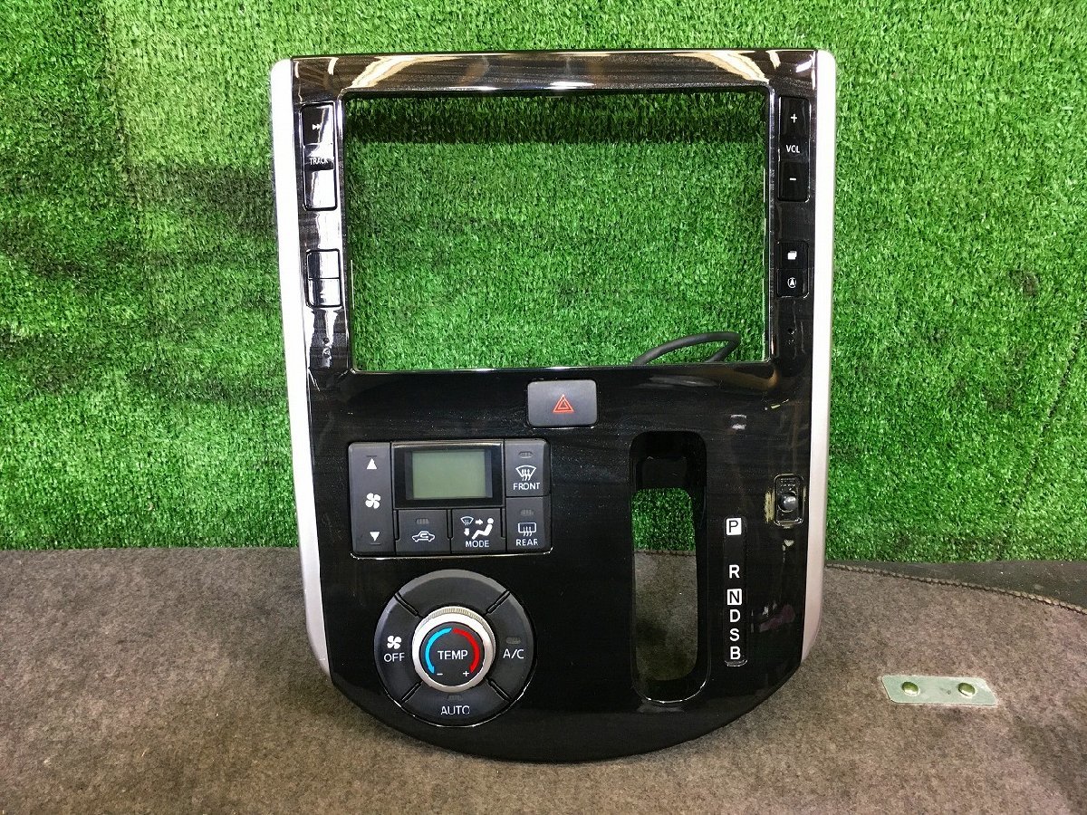 r管理72775 H28 タント LA600S 】☆ダイハツ 純正 8インチ メモリー