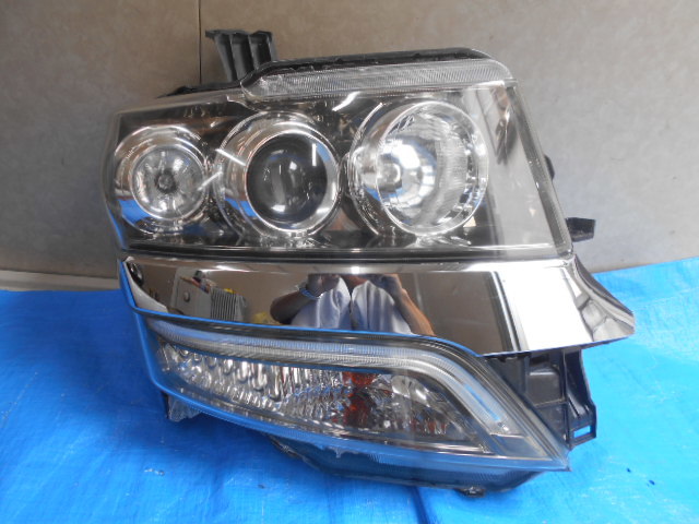 良品 JF1 前期 N-BOX カスタム 右HIDライトユニット 青LED KOITO100-62038 5575