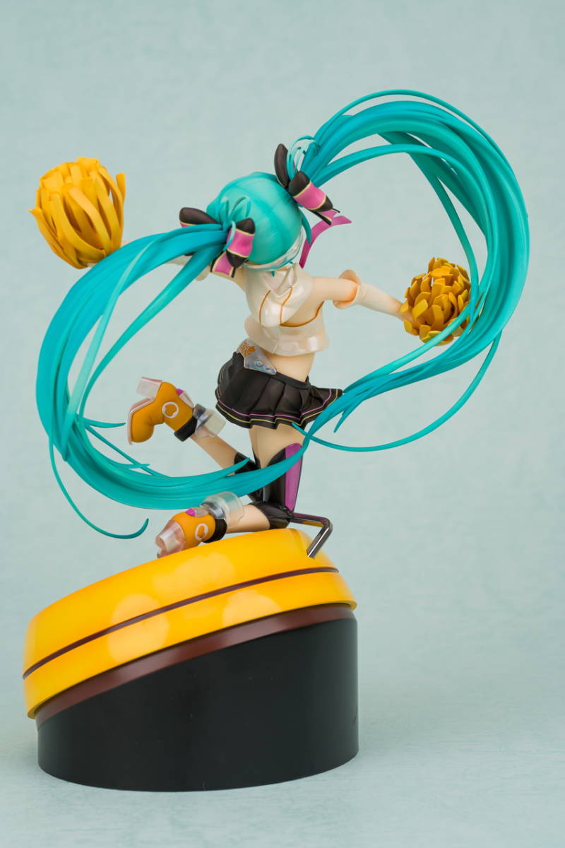 中古品】初音ミク Cheerful Ver. 1/8 完成品フィギュア