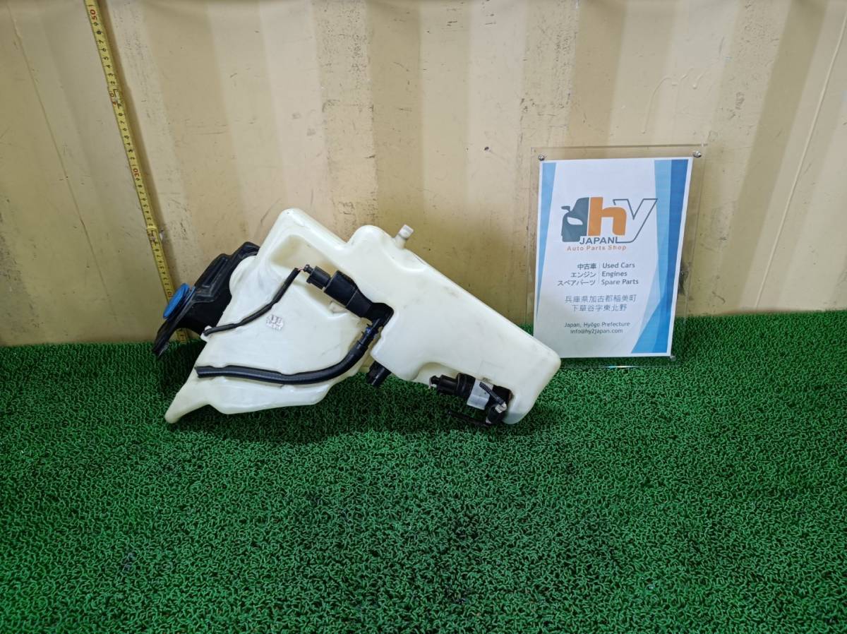 ABA-8KCDH　8KCDH　8K2 8K5 1.8T Audi A5 8T3 8TA A4アバント フロントガラスウォッシャータンク 2011 走行143185㎞ 中古 ＃hyj (NSP73082)