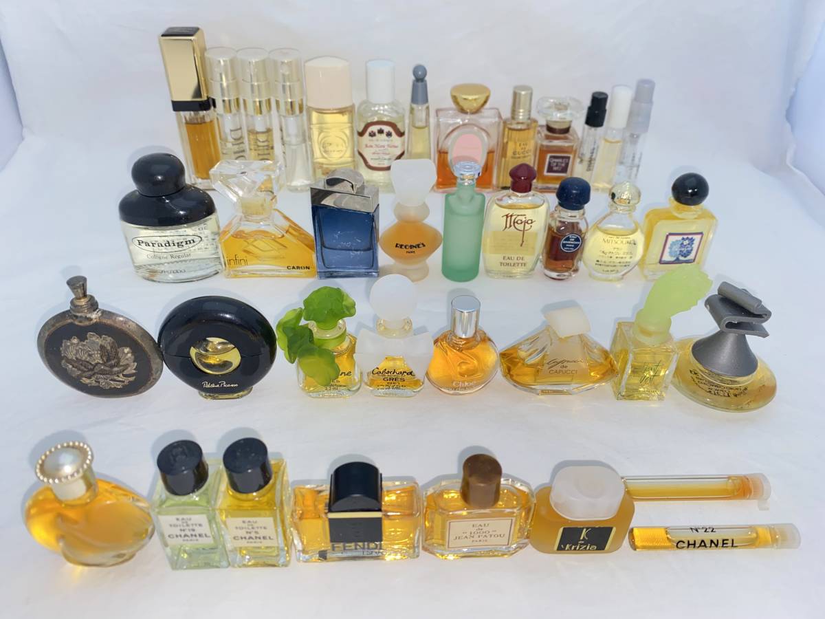 未使用あり　シャネル、ブルガリ、ディオール、グッチ、ゲラン、ジバンシイ、ＹＳＬ、フェラガモ、クロエ　ミニ香水３８点セットまとめ売り