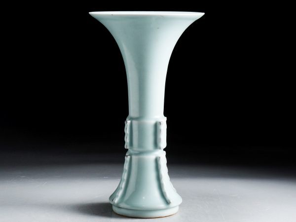 V744. 中国古玩 北宋代 汝窯 青磁 出戟尊 花器 / 陶器陶芸古美術時代