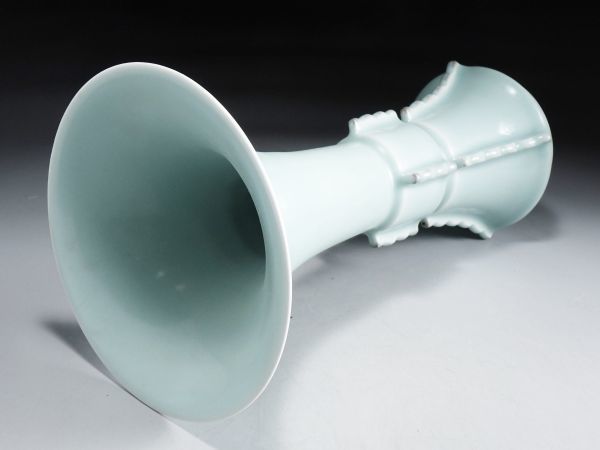 V744. 中国古玩 北宋代 汝窯 青磁 出戟尊 花器 / 陶器陶芸古美術時代