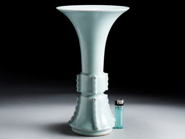 V744. 中国古玩 北宋代 汝窯 青磁 出戟尊 花器 / 陶器陶芸古美術時代
