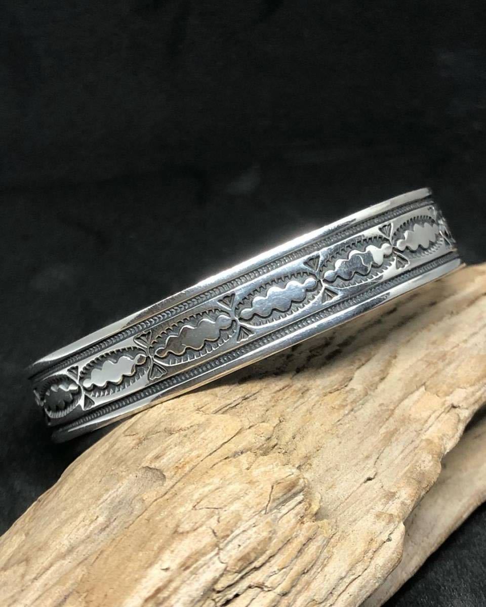 ナバホ族 NAVAJO ・Jake アルバート・ジェイク バングル ナバホ族 NAVAJO Albert・Jake アルバート・ジェイク バングル Albert