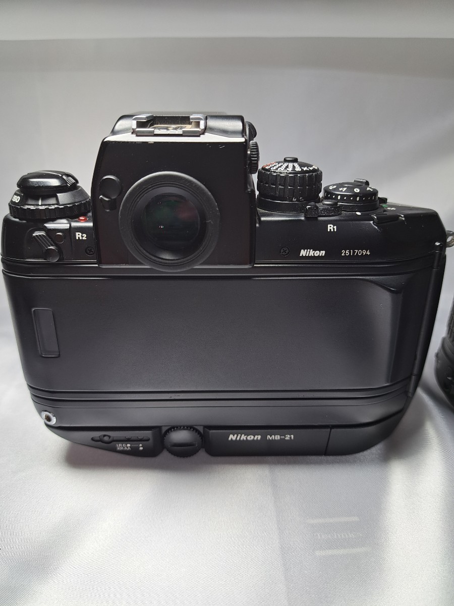 Nikon F4S - MB-21 F4 Camera Body (MB-21) com Boxed Battery NIKON