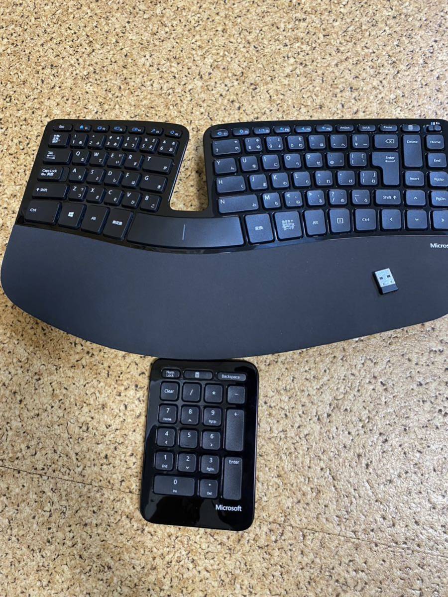 マイクロソフト スカルプトエルゴノミックキーボードfor Business 人間
