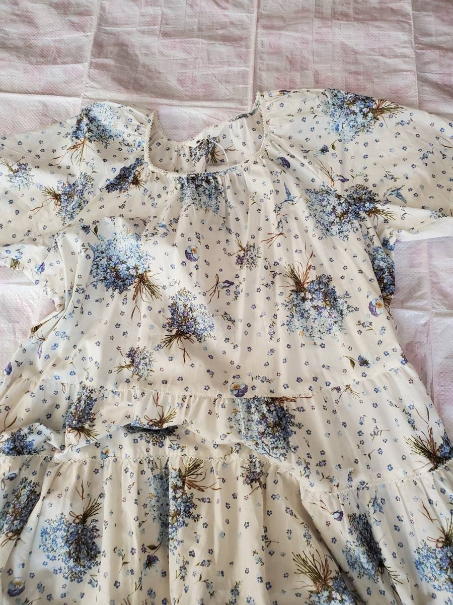PH 2022年 ブルーフラワリィ柄ミディワンピース キナリ系 タグ付き未使用