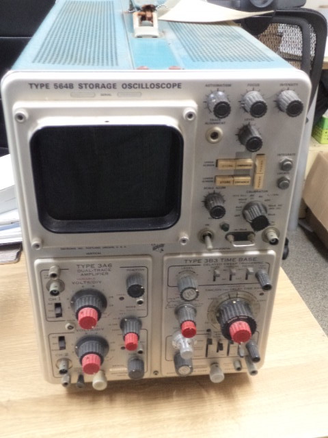 テクトロニクス　Tektronix　ストレージオシロスコープ　TYPE 564B　ジャンク