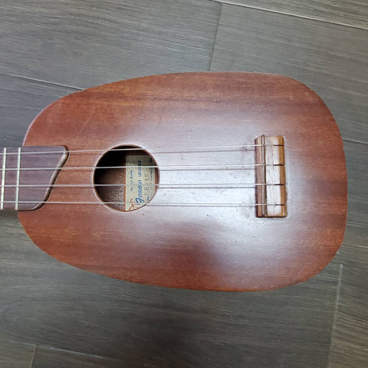 S0710-229□ウクレレ 弦 まとめ フェイマス FAMOUS FU-8P DUKE kahanamoku デュークカハナモク 弦楽器 楽器 動作未確認 ジャンク 