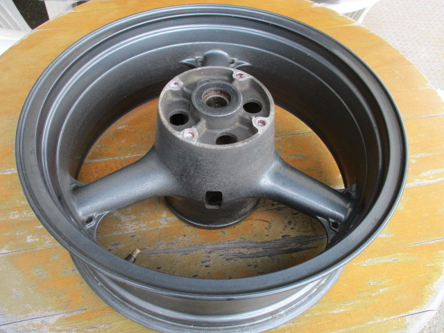 カワサキＺＸ９Ｒ　リヤーホイール　曲がり無し