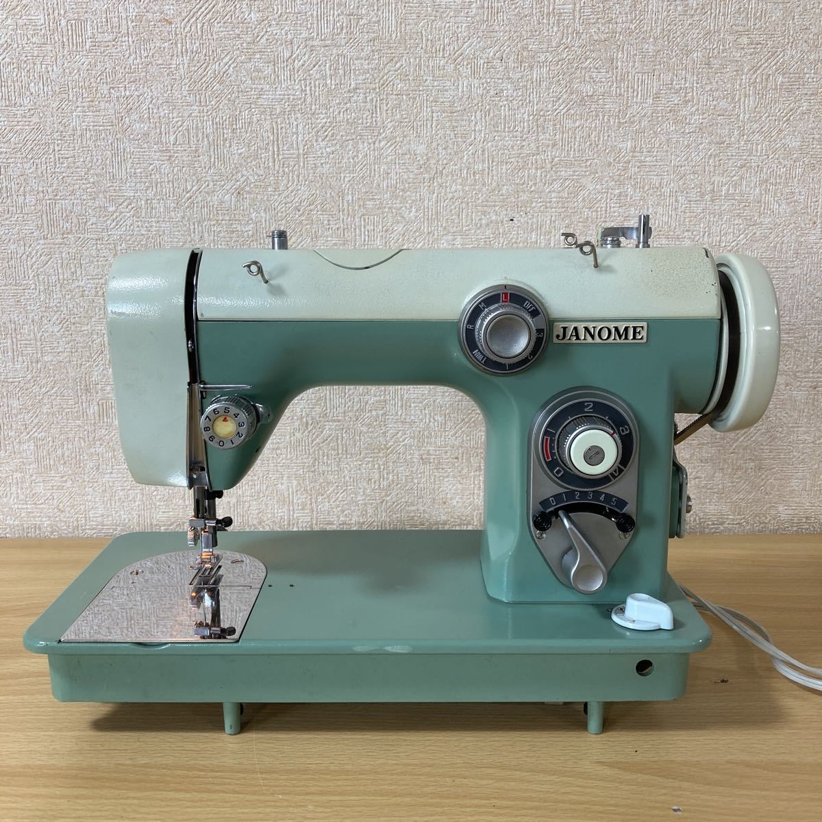 JANOME ジャノメ ミシン MODEL670 レトロ アンティーク 本体のみ（B8953）