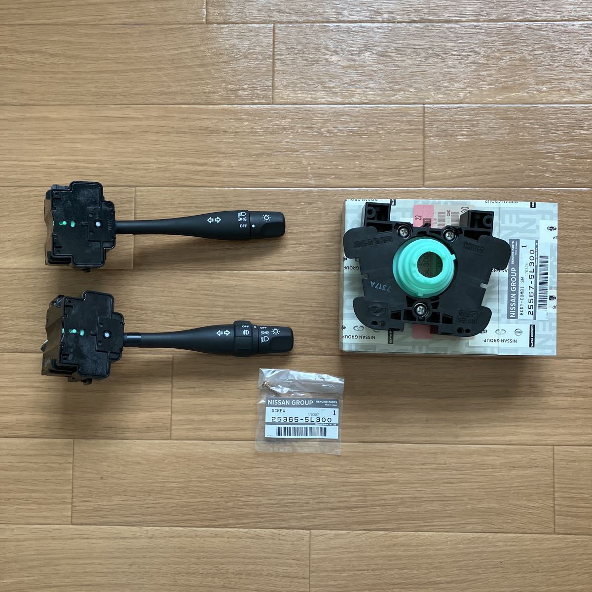 BNR34スカイラインGT-R 新品 日産純正コンビネーションスイッチ