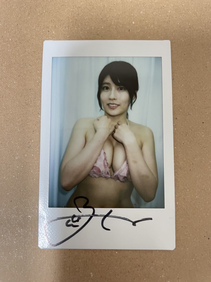 ちとせよしの　直筆サイン入り特典チェキ②