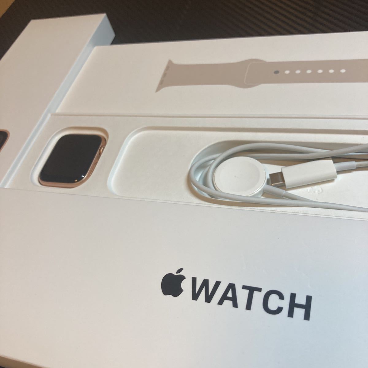  付属品完備 Apple Watch SE 40mmゴールド GPS 画面傷(スマートウォッチ本体)｜売買されたオークション情報、yahooの商品情報をアーカイブ公開 - オークファン スマートウォッチ本体