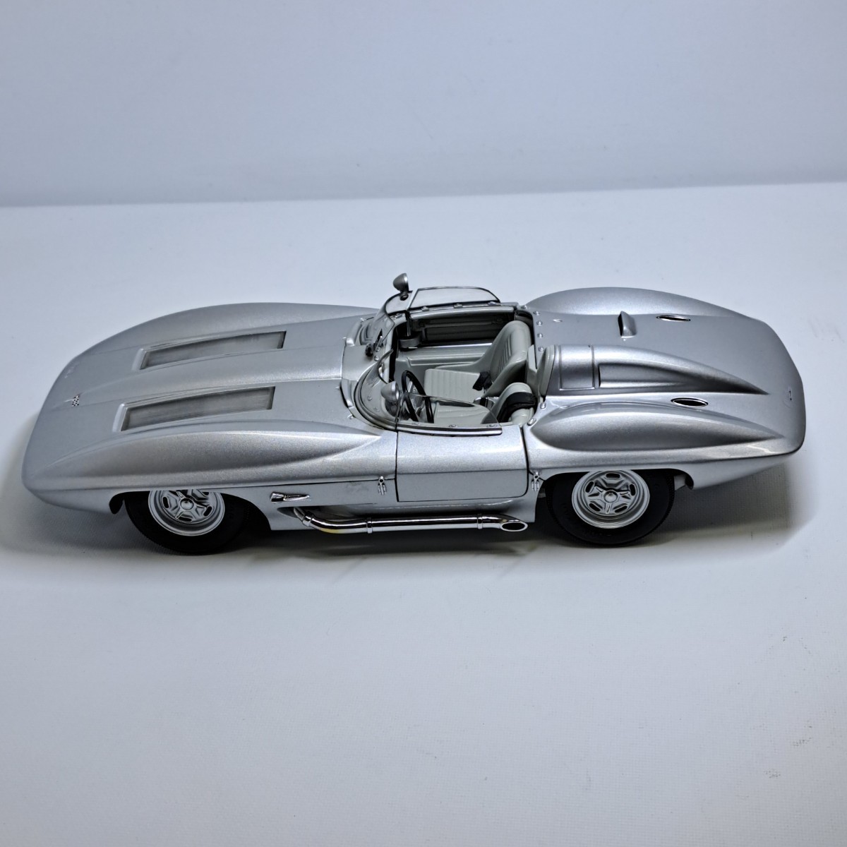 1/18 AUTO art オートアート シボレー コルベット スティングレイ 1959